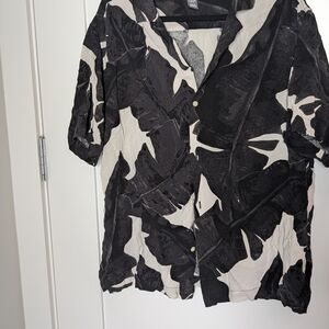 H&M Monochrome Leaf Pattern Shirt